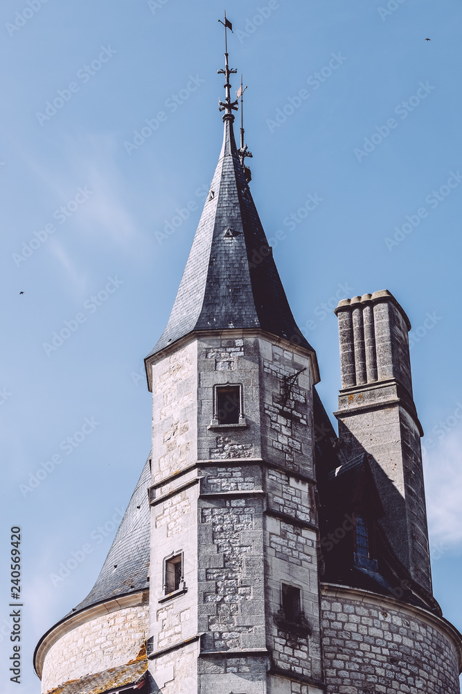 Architecture du chateau de Rochepot en Bourgogne, France