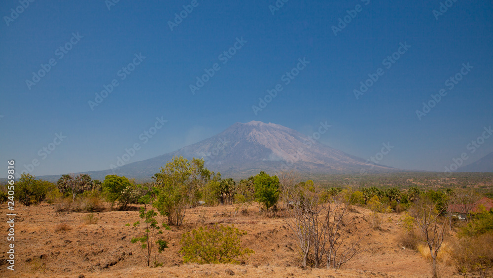 Fototapeta premium Agung volcano in Sunny weather.