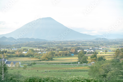 霞がかった羊蹄山