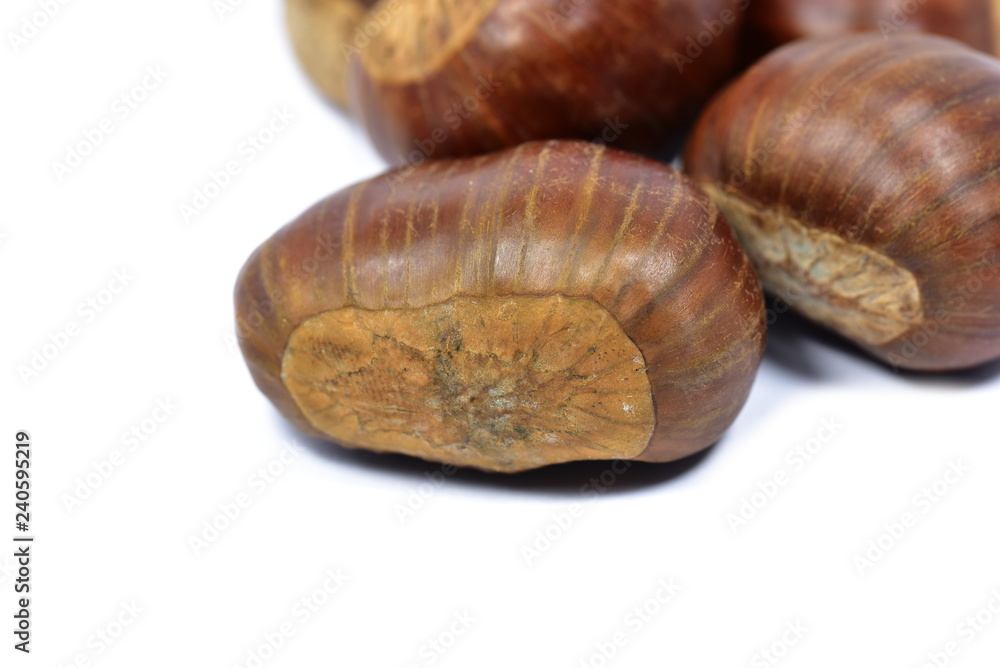Fototapeta premium Fresh delicious chestnuts 