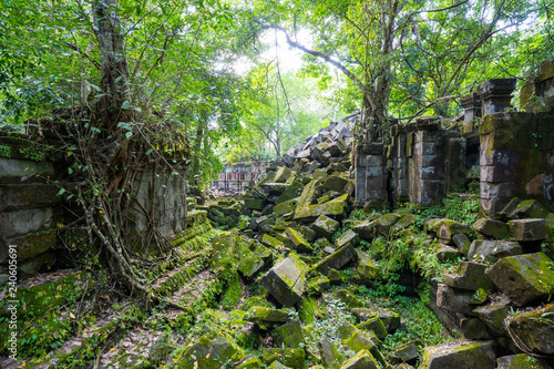 Ruin at Beng Mealea temple