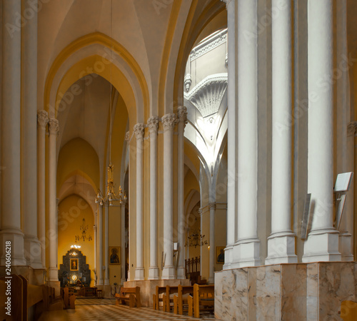 Fototapeta Naklejka Na Ścianę i Meble -  Catholic cathedral strict lines of columns