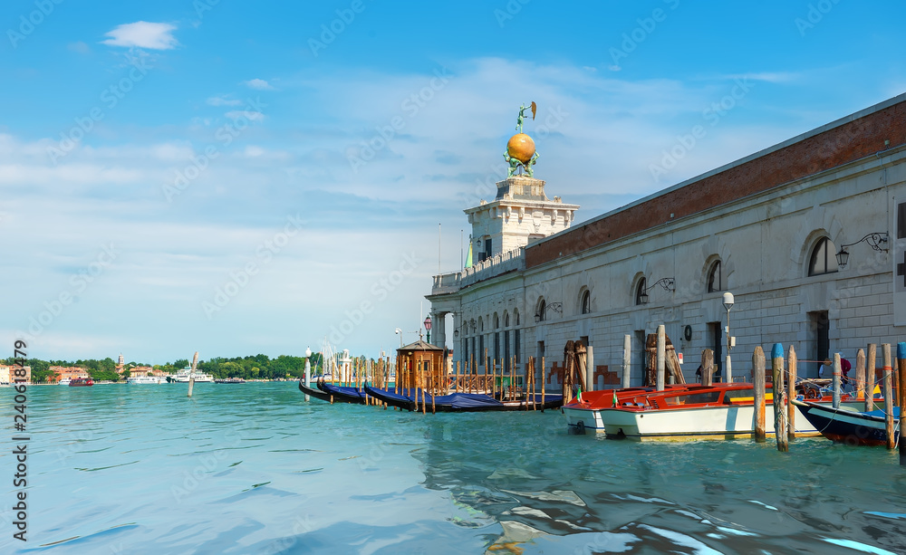 Pier near basilica