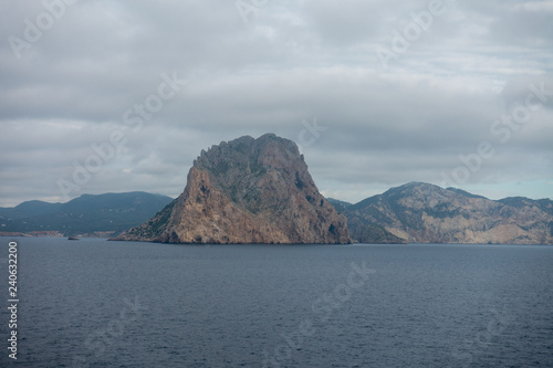 The island of es vedra from behind from a boat © vicenfoto