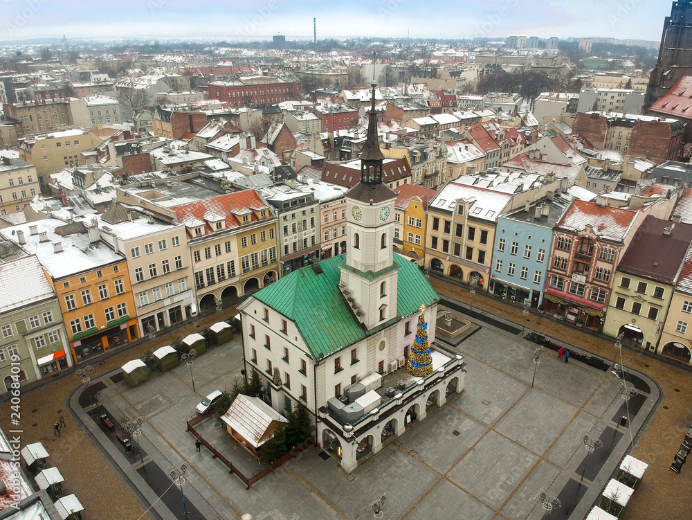 Φωτογραφία Aerial drone view on Townhall and Traditional street market in Gliwice, Poland