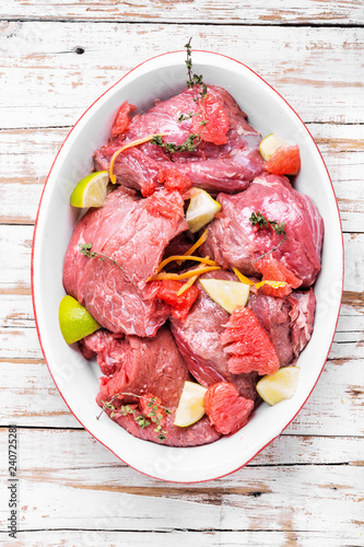 Raw chopped meat with citrus