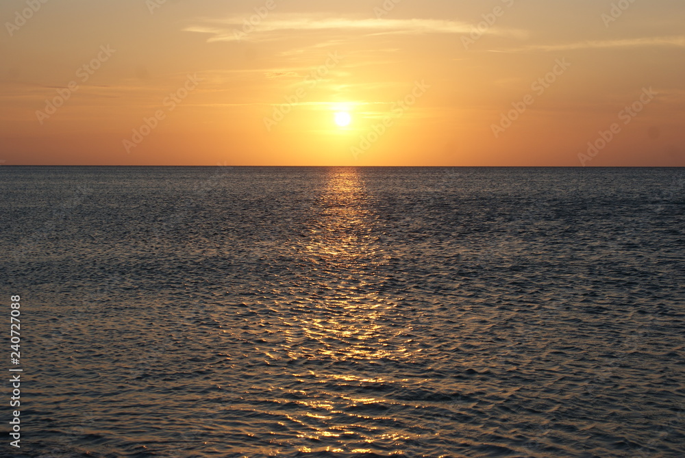 Fototapeta premium Levé e soleil à Lebna