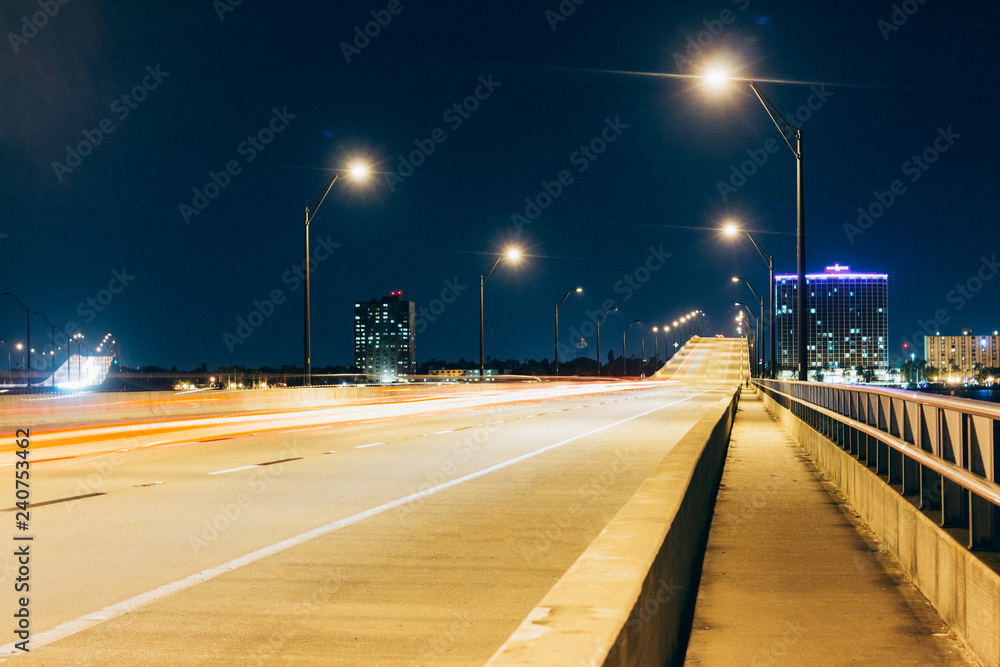 Obraz premium Edison bridge in Fort Myers at night