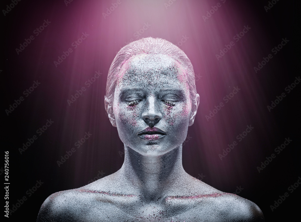Silver makeup Silver makeup
