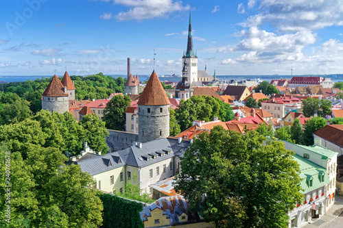 Blick auf Olaikirche und Altstadt Tallinn, Estland