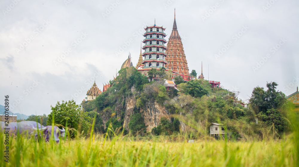 Obraz premium Landscape of Wat Tham Sua Thai temple in Kanchanaburi, Thailand - Image