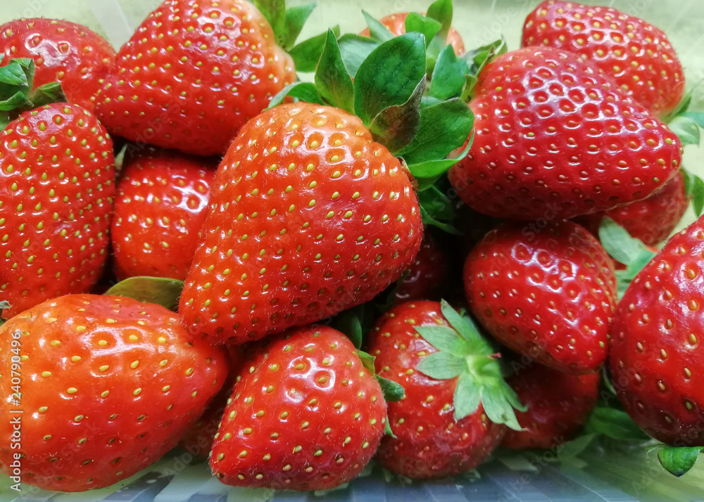Fruit set with red strawberries
