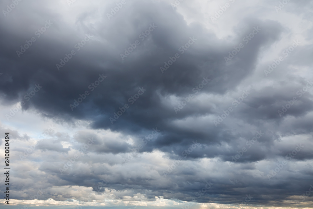 Obraz premium Natural background: dark stormy sky