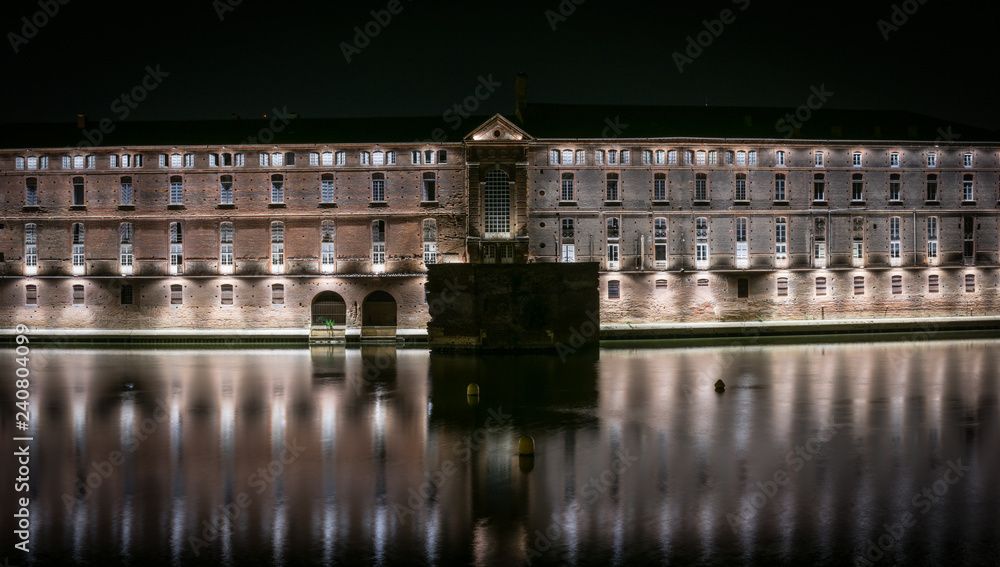 Φωτογραφία Cityscapes of the French city of Toulouse