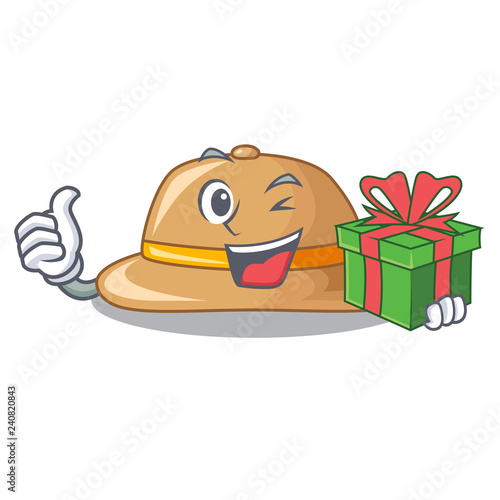 With gift cork het located in table chacter