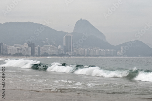 Rio de Janeiro, plaża Copacabana przed mistrzostwami świata w piłce nożnej 2014.