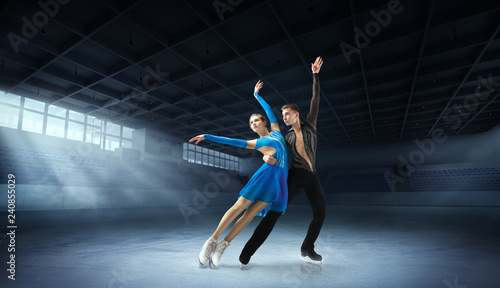 Figure skating couple