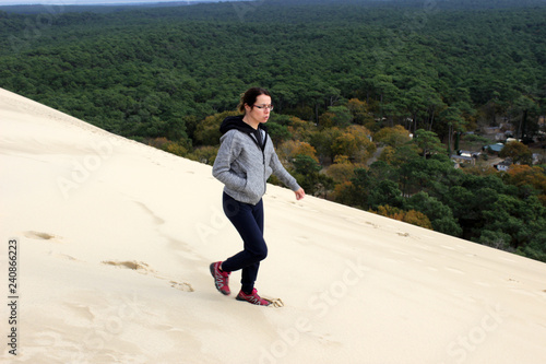 Femme sur la dune