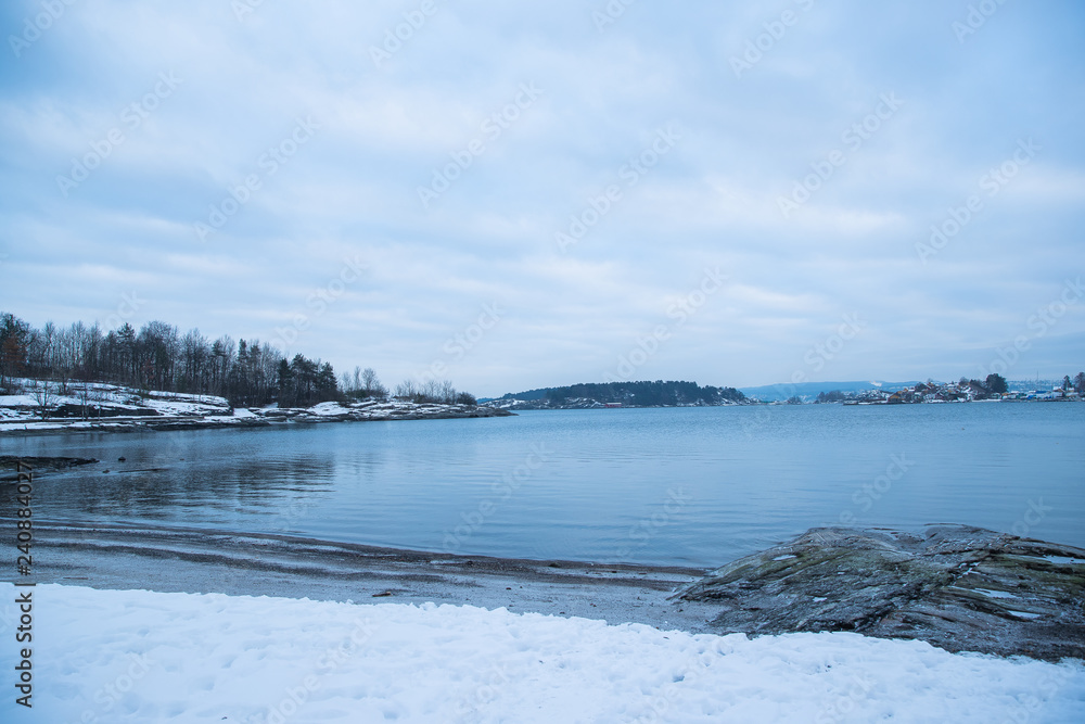 Φωτογραφία Overlooking the coast of the islands around Oslo Norway over the winter overlook