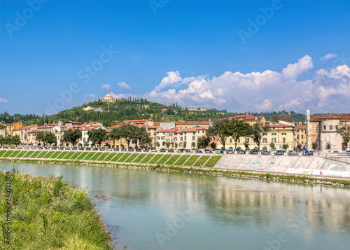 Il fiume nel centro di Verona