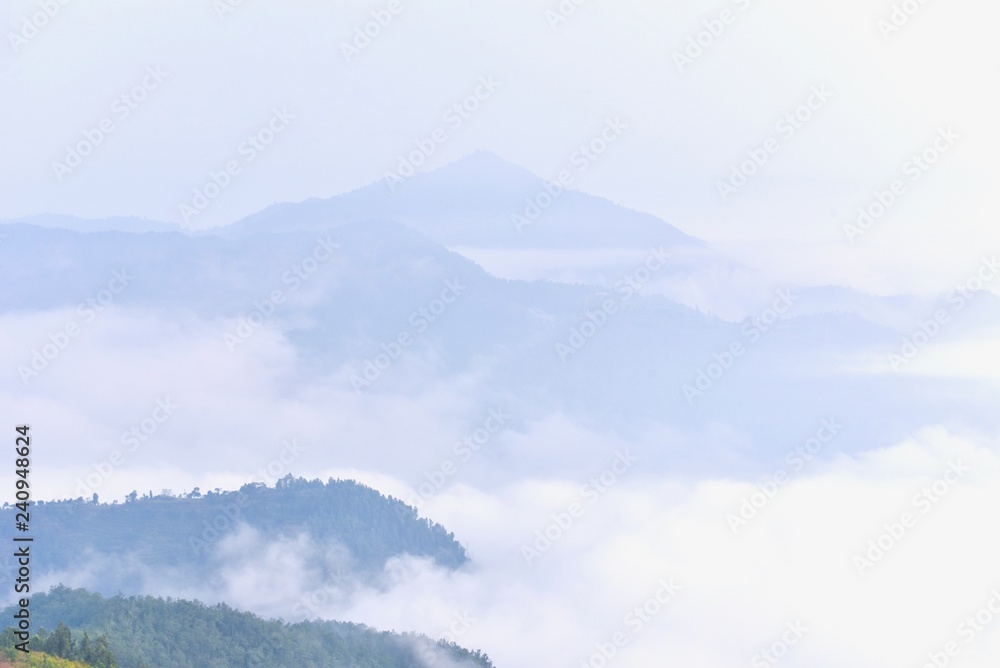 Obraz premium Foggy Morning Near Bundipur Village, a Hilltop Village in Nepal