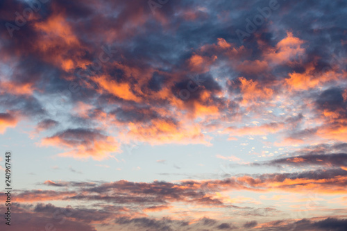 Ciel avec couleur de feu pour illustration