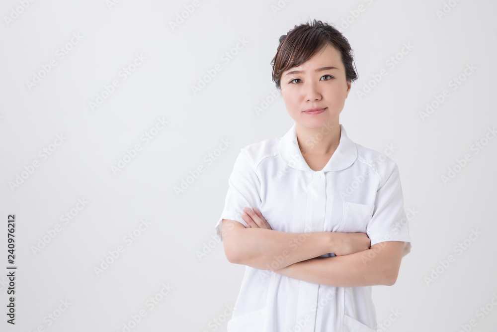 白衣の女性 白衣の女性