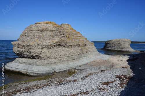 Byrums raukar auf der insel Öland photo