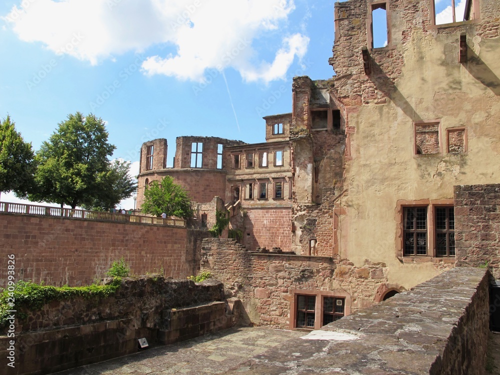 Teil der Fassade der Ruine des Heidelberger Schlosses