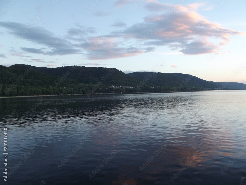 Fototapeta premium river at sunset