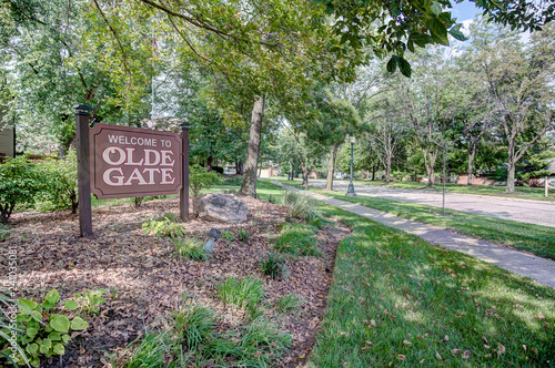 welcome sign to neighborhood 