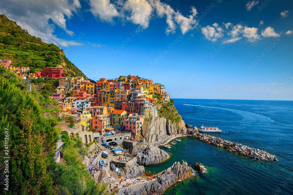 Manarola village with colorful buildings, Cinque Terre, Liguria, Italy, Europe