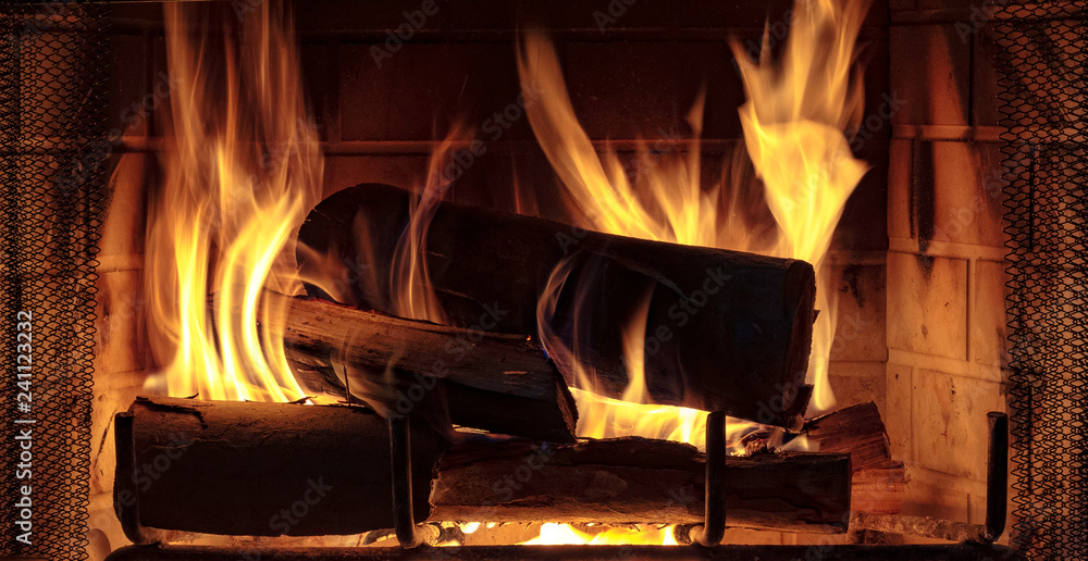 Obraz premium Fulle fireplace photos with established fire