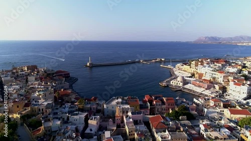 Chania Hafen aus der Luft mit Blick Richtung Meer.