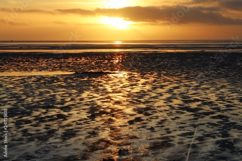 Sonnenuntergang am Wattenmeer  Nordseeinsel Fan    D  nemark