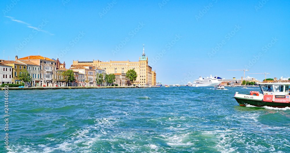 Vista de Venecia desde el mar, Italia, Europa Vista de Venecia desde el mar, Italia, Europa
