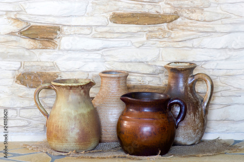 Clay jugs, old ceramic vases © Mira Drozdowski