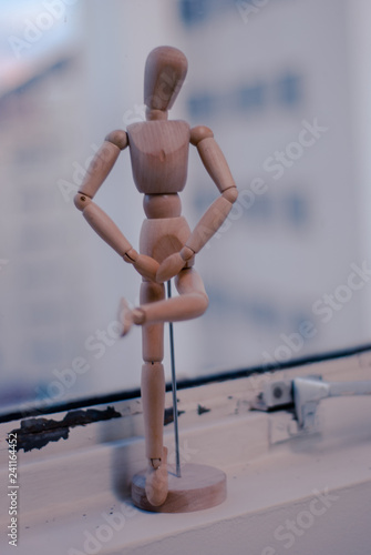 Figure posing mannequin - 2