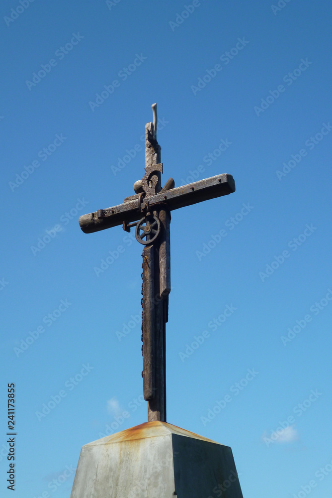 Sea Venture Ship Cross