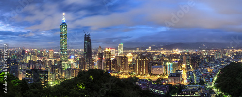A cityscape view of beautiful Taipei, Taiwan. This photograph is taken on elephant mountain.
