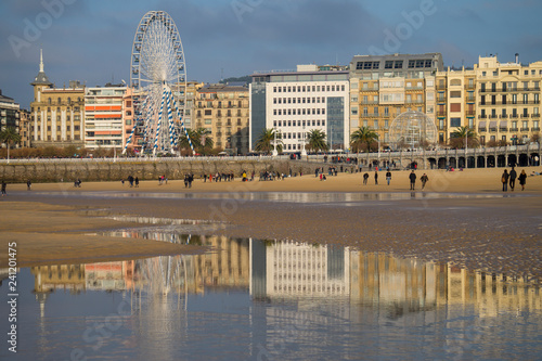 Playa de la Concha. Donostia. Vistas a la noria
