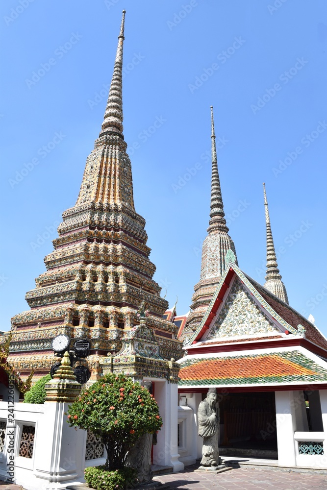 Fototapeta premium Building of Wat Pho, Bangkok, Thailand