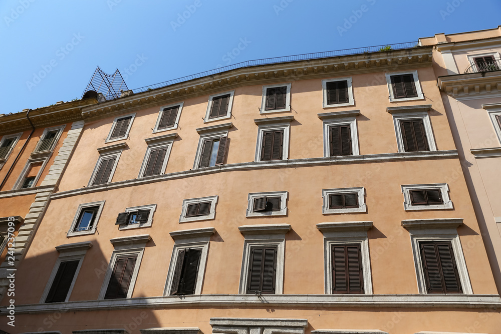 Fototapeta premium Facade of a Building in Rome, Italy