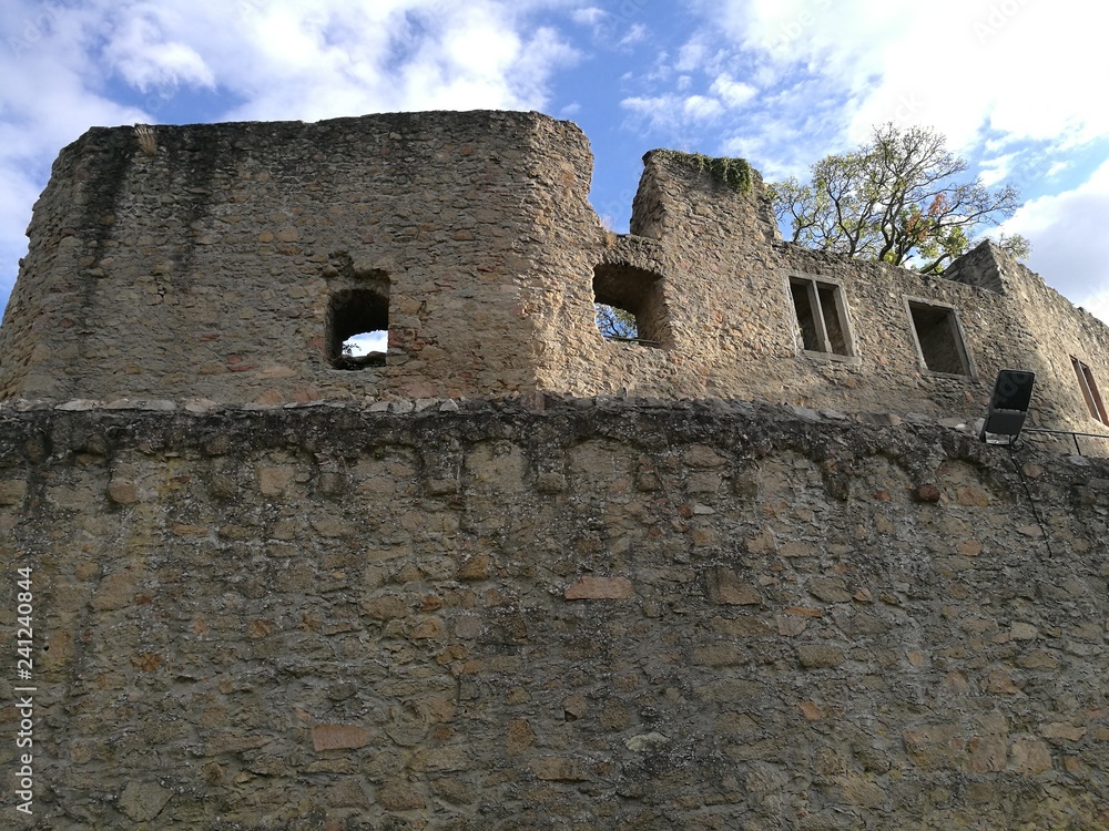 Mauer von Schloss Alsbach im Odenwald