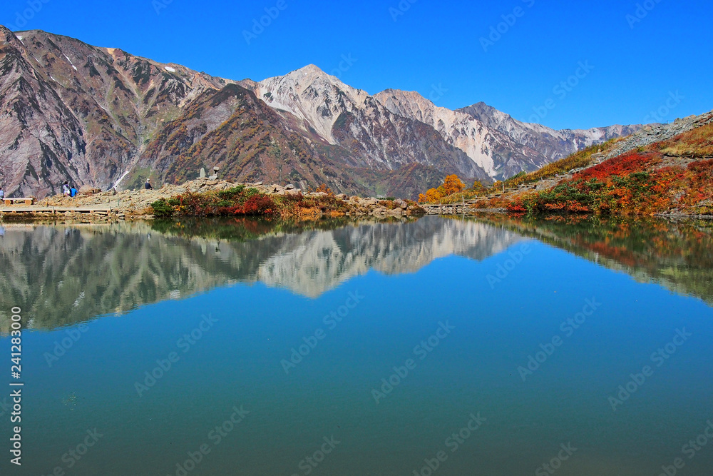 Mountain scenery reflected in the water surface【日本アルプス_白馬・八方池】