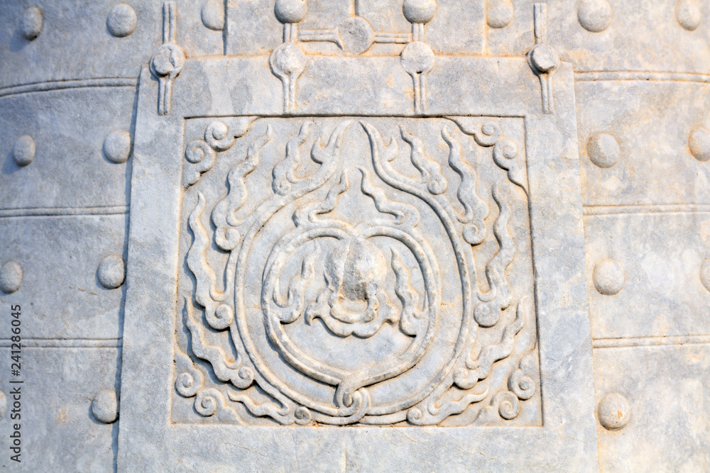Obraz premium Chinese ancient flame stone carving