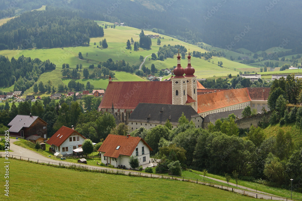 Blick auf das Stift St. Lambrecht in der Steiermark