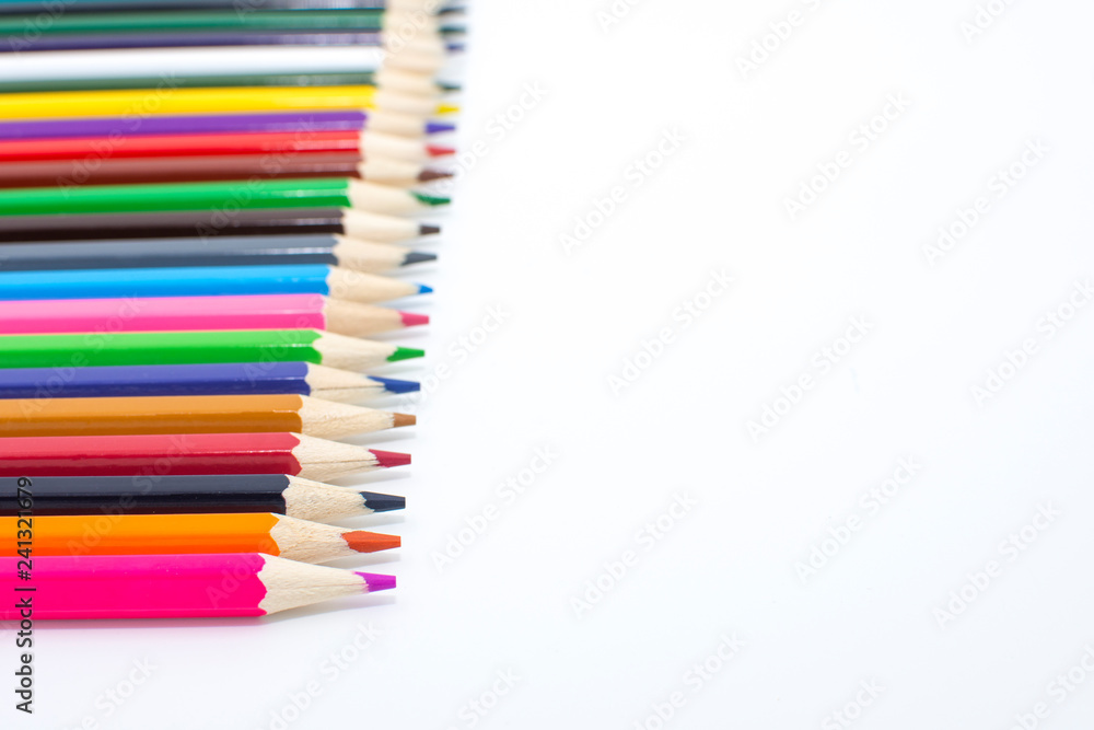 lápices de colores en fondo blanco. vuelta a la escuela. Colores. ilustradores lápices de colores en fondo blanco. vuelta a la escuela. Colores. ilustradores