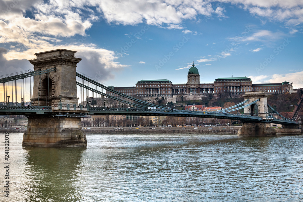 Fototapeta premium The Chain bridge over Danube river, Budapest