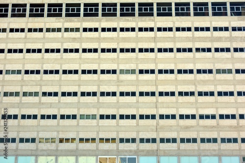Ventanas fachada edificio moderno